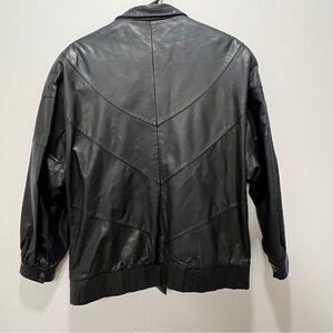 Vintage 80’s 90’s Bikercore Men's Black Leather Bomber Jacket Chevron Design
